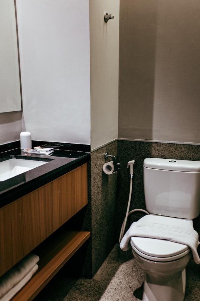 Kytos Hotel Bandung Extérieur photo