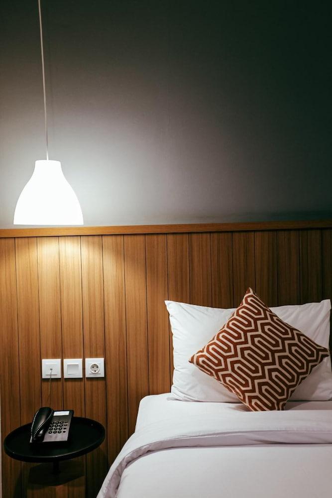 Kytos Hotel Bandung Extérieur photo
