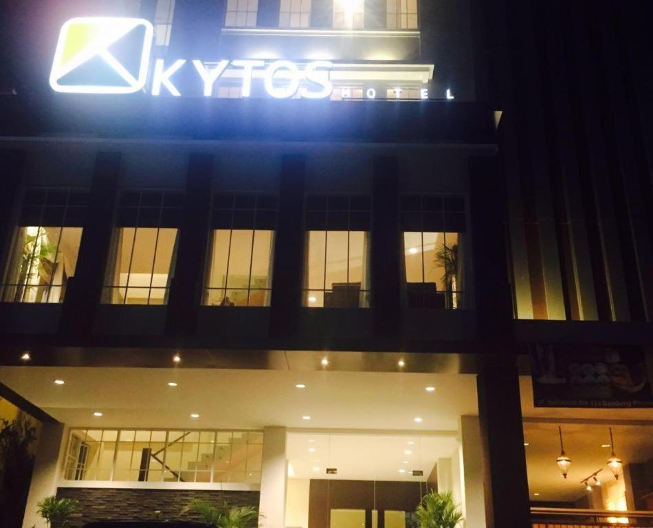 Kytos Hotel Bandung Extérieur photo